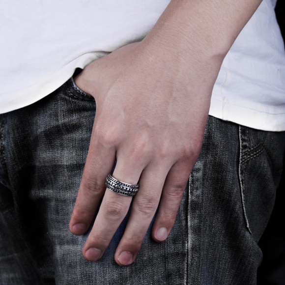 ➰Scull/Punk Ring - Picture 4 of 4